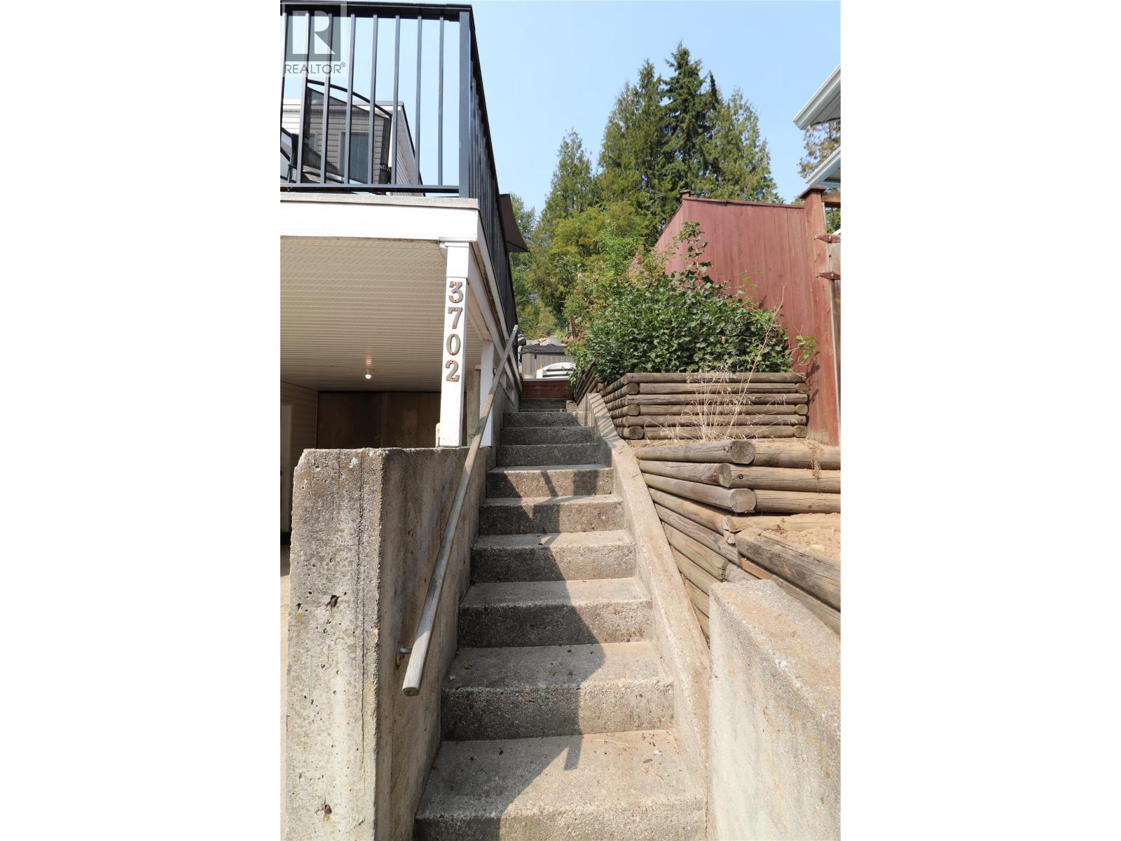 3702 9Th Avenue, Castlegar, BC