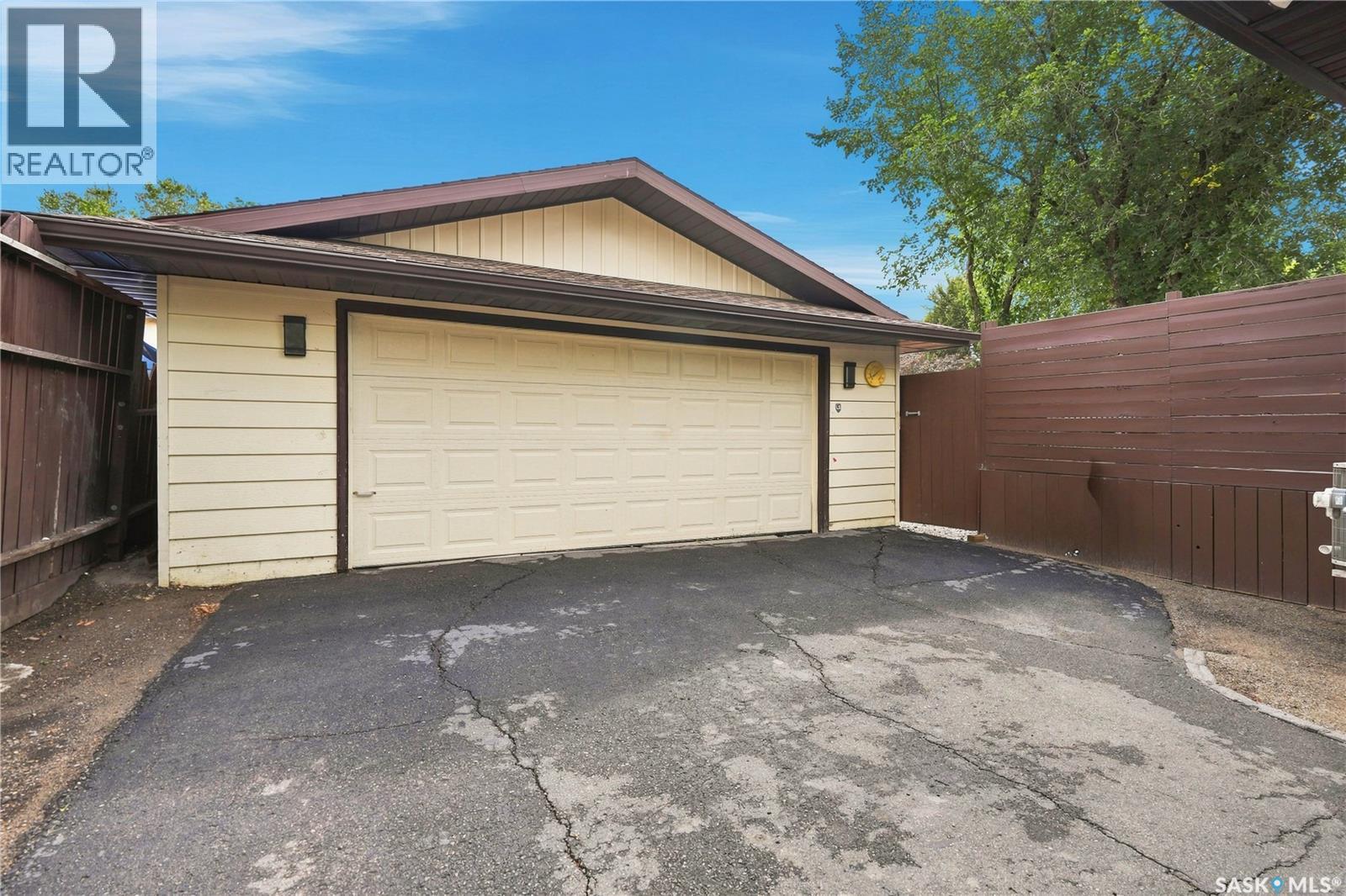 15 Rendek Crescent, Regina, SK