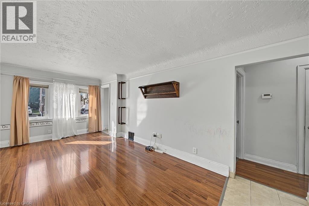 270 Weir Street N, Hamilton, ON