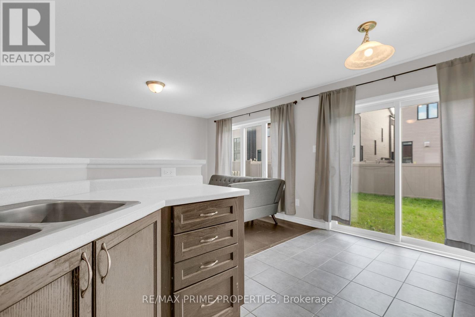 136 Lanceleaf Way, Ottawa, ON