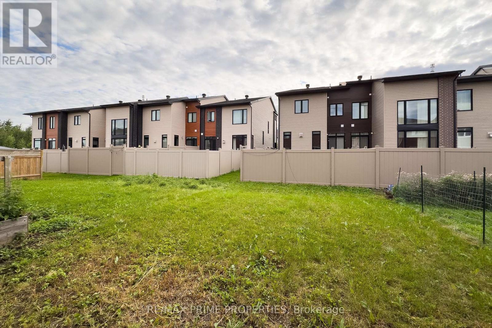 136 Lanceleaf Way, Ottawa, ON