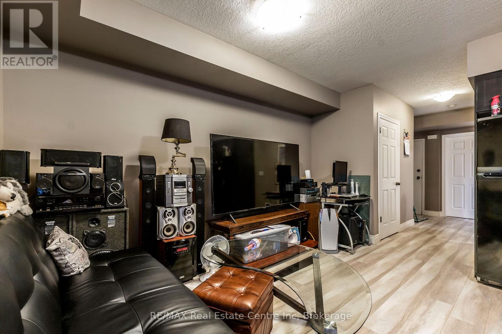 8B - 38 Howe Drive, Kitchener, ON