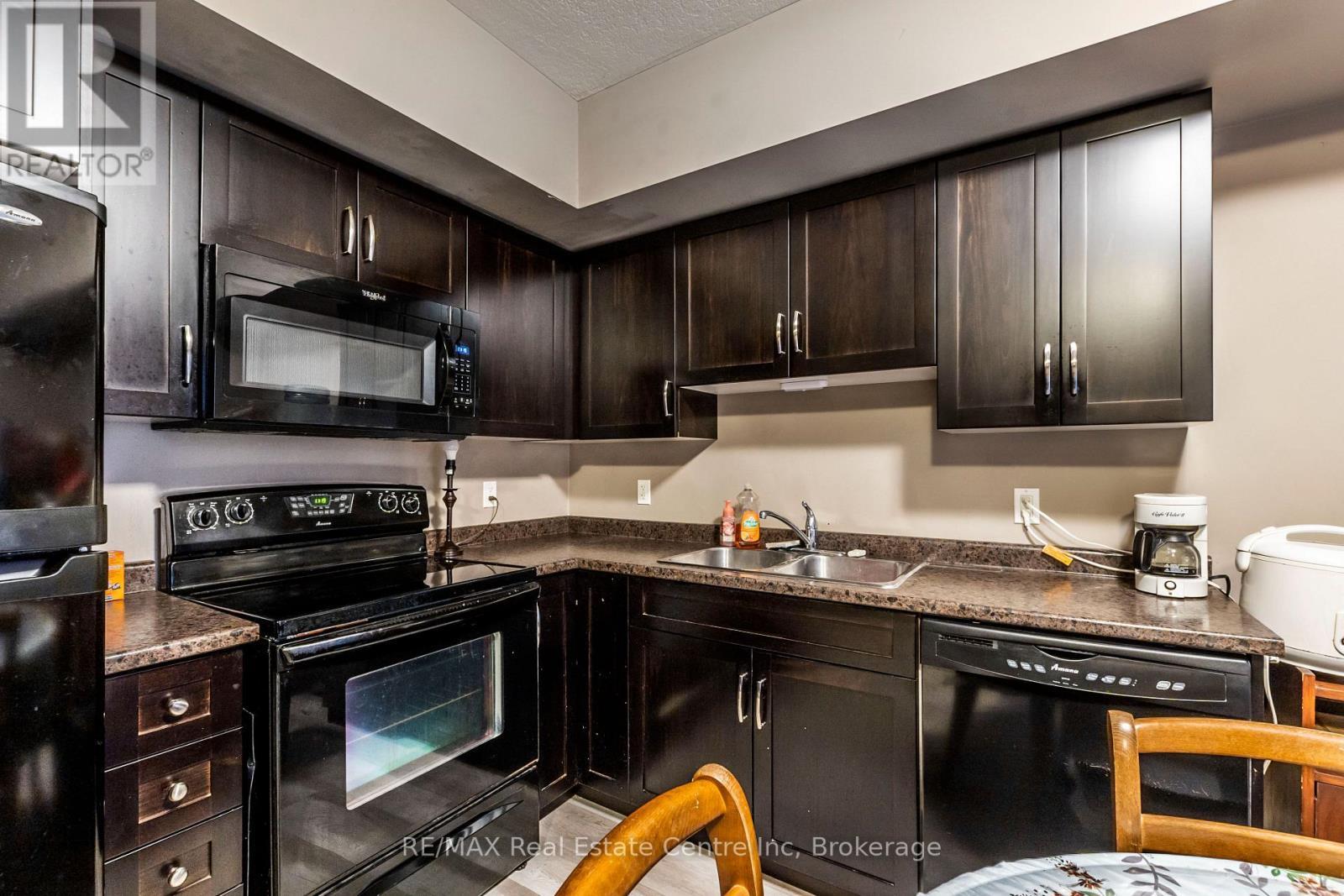 8B - 38 Howe Drive, Kitchener, ON