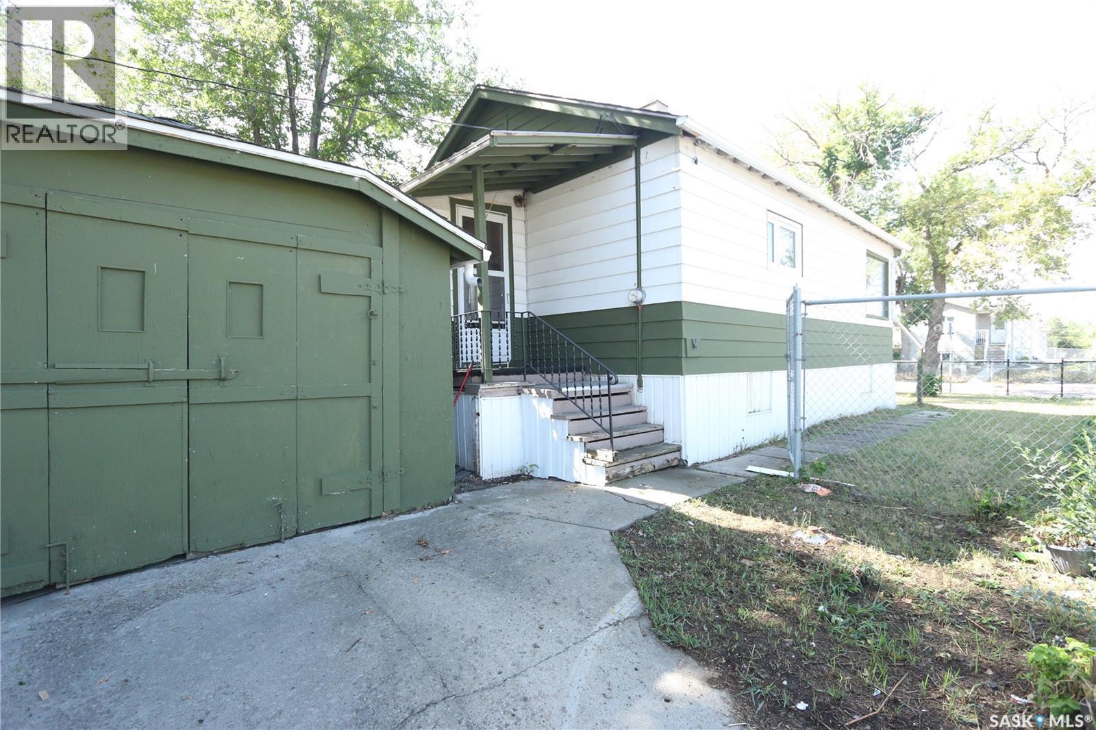 903 Robinson Street, Regina, SK