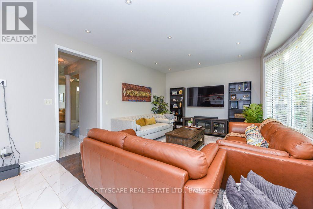 879 Bennett Boulevard, Milton, ON