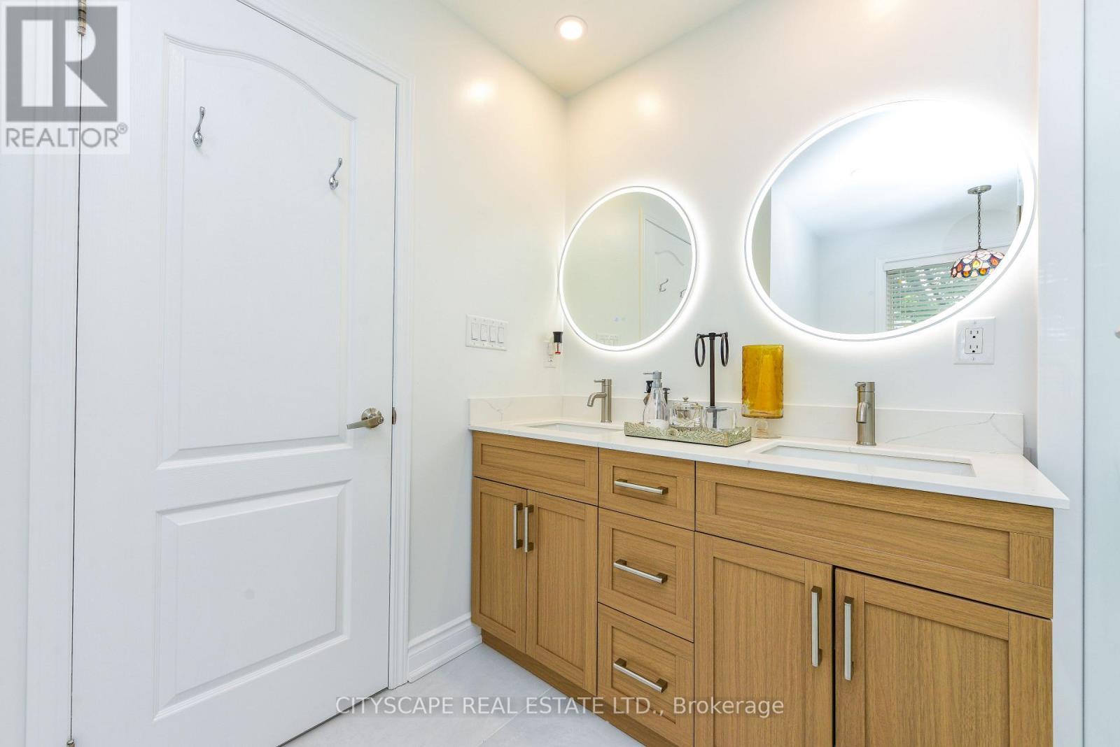 879 Bennett Boulevard, Milton, ON
