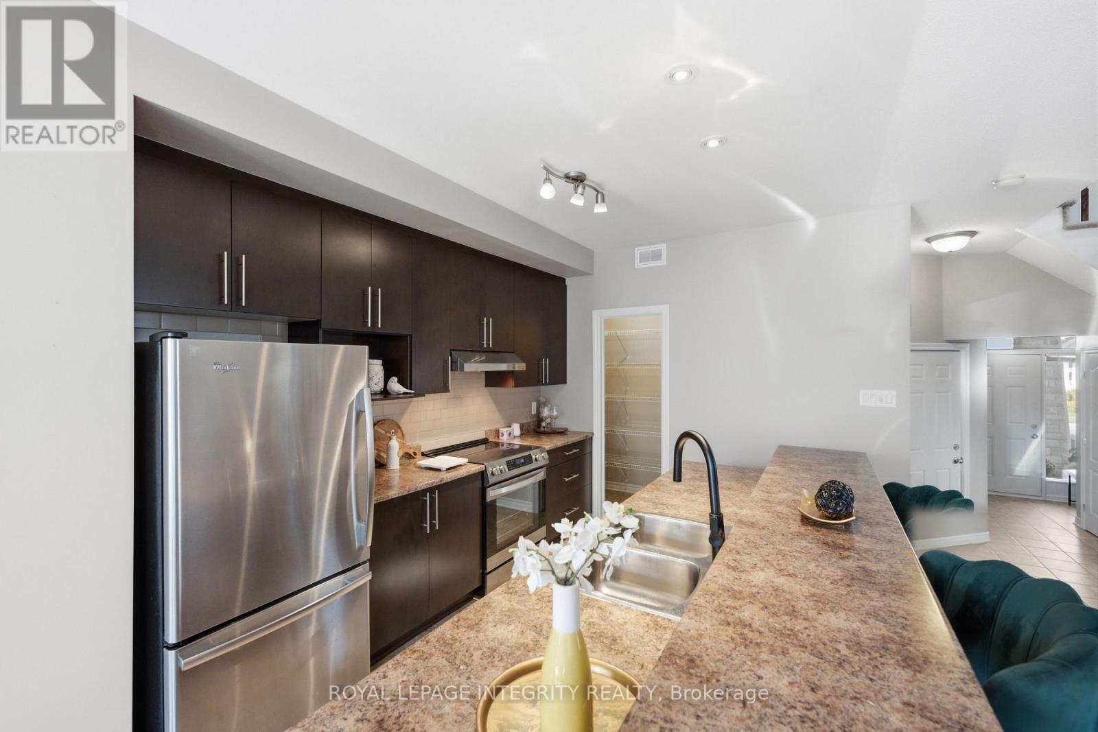 661 Willowmere Way, Ottawa, ON