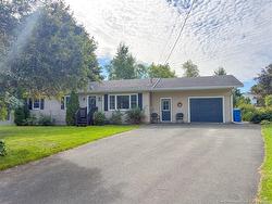 102 Kelly CRT Woodstock, NB E7M 1Z4
