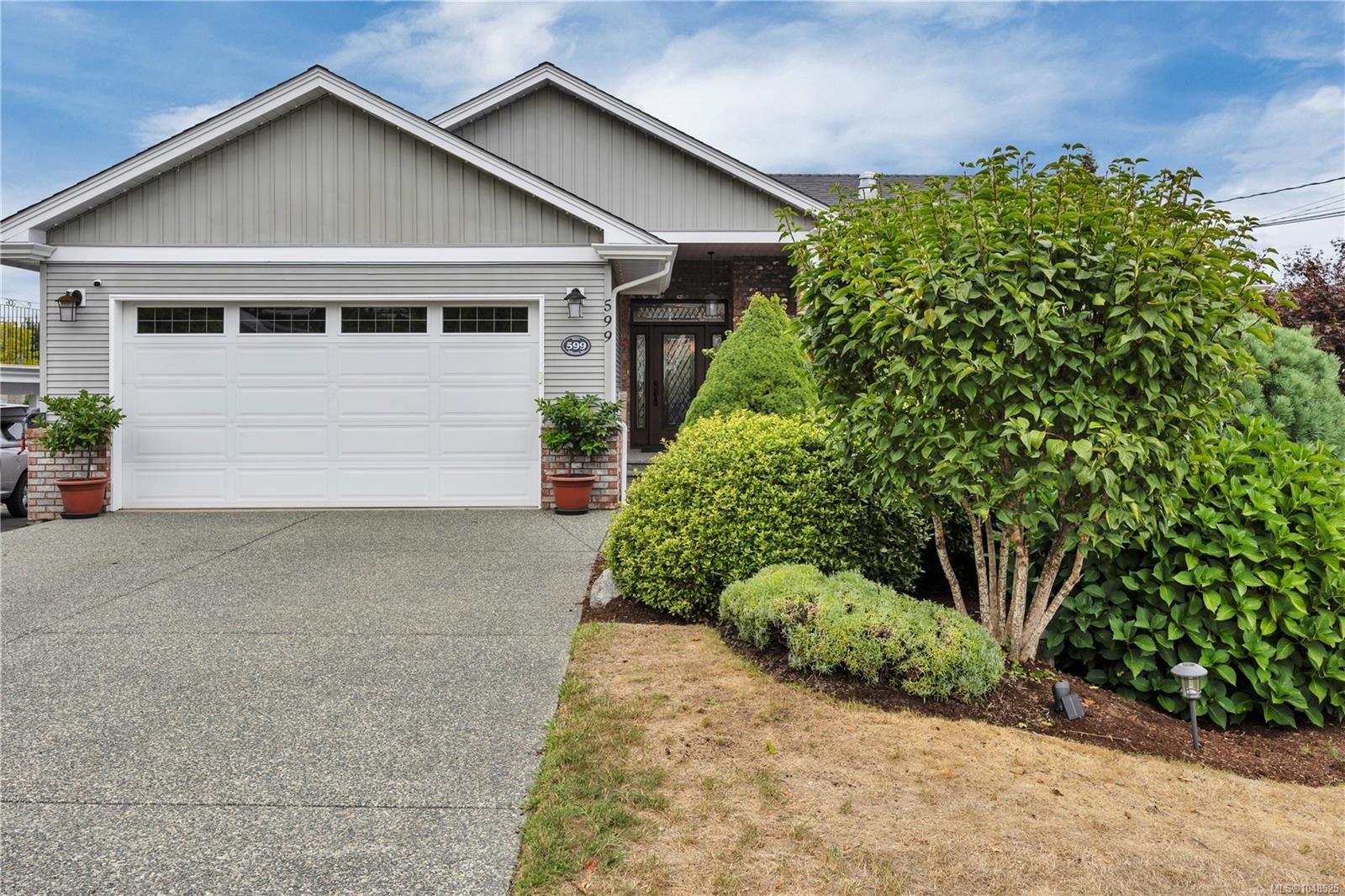 599 Hillcrest Ave, Ladysmith, BC