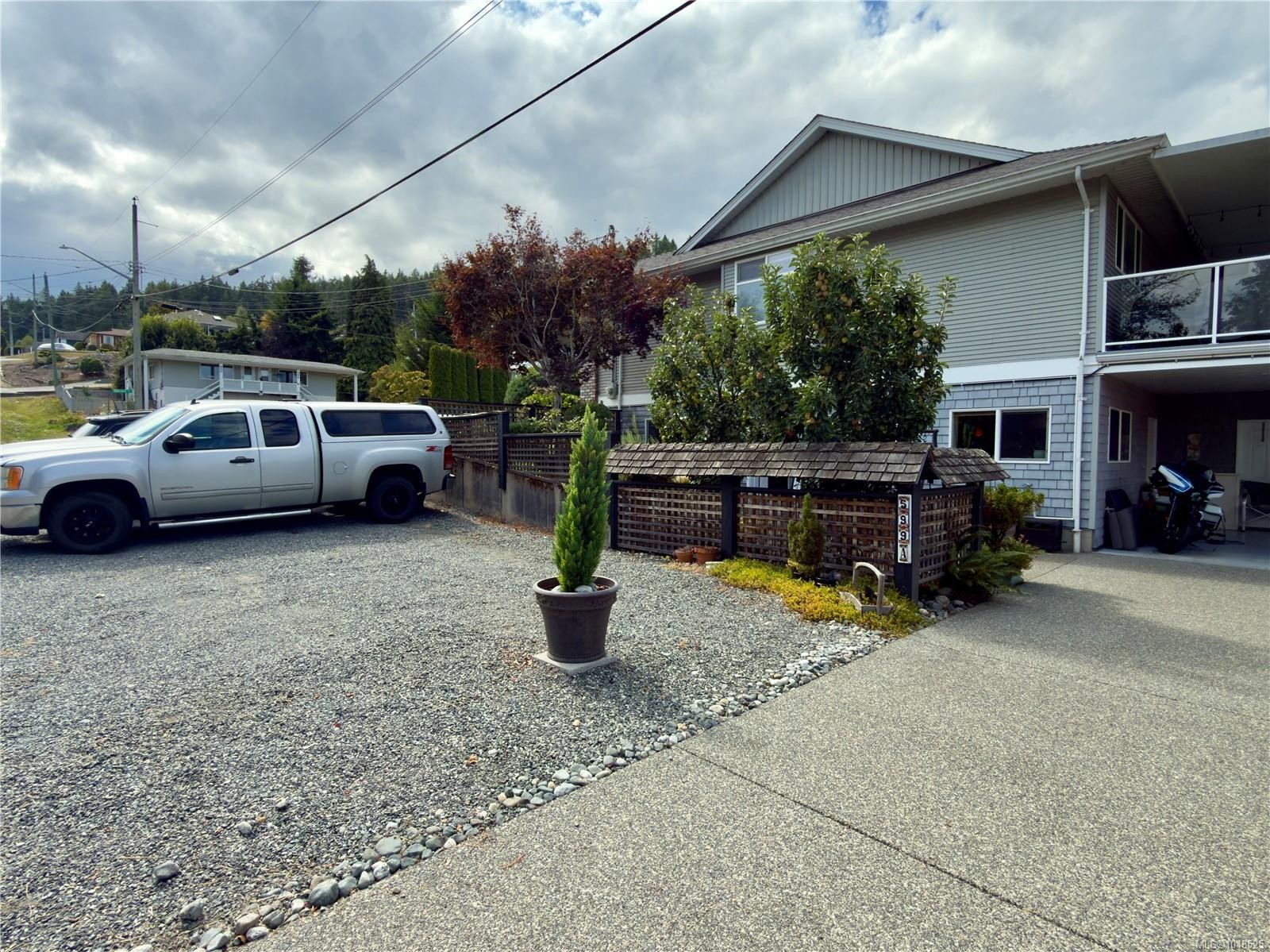 599 Hillcrest Ave, Ladysmith, BC