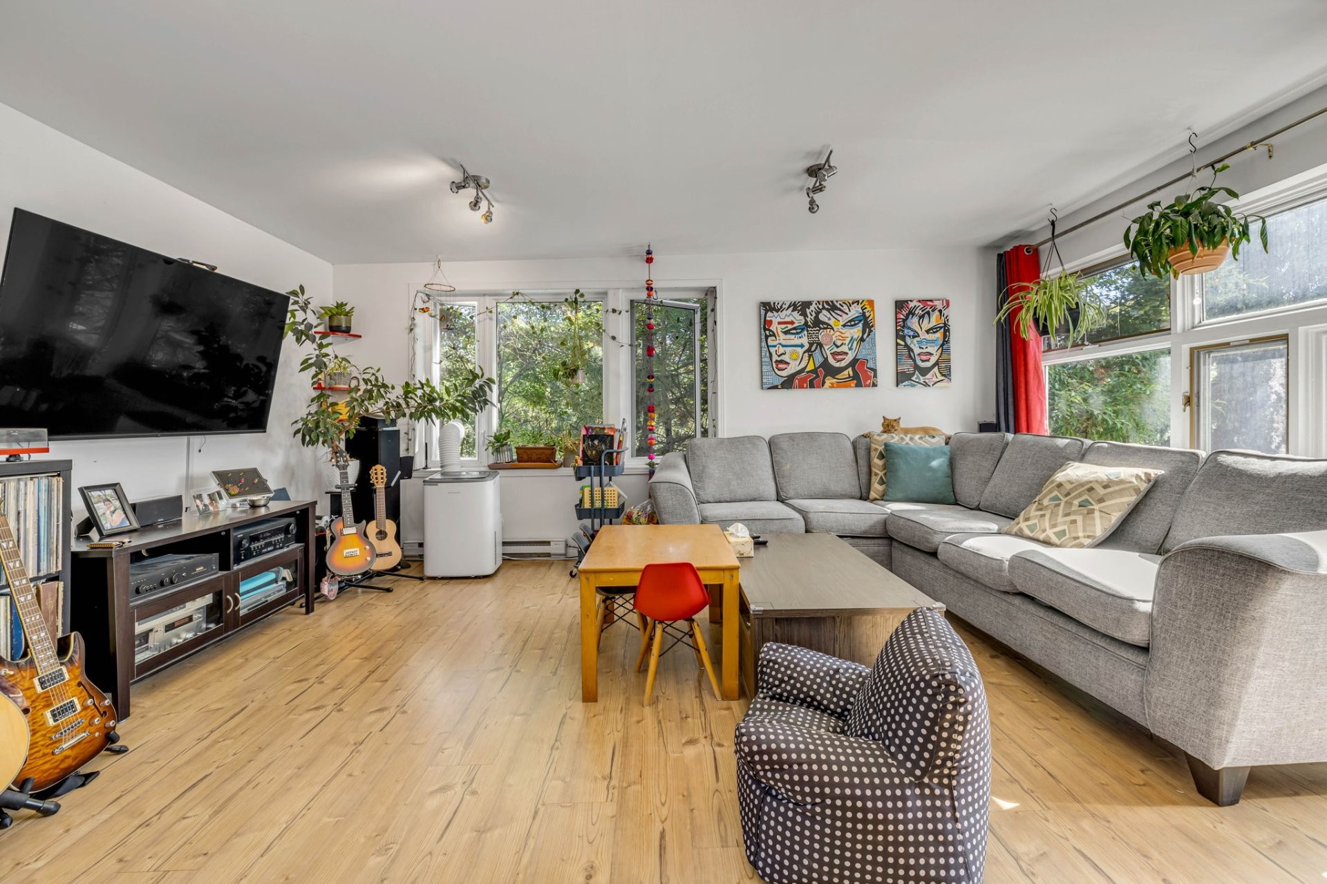 Salon - 50 - 62 6E Avenue, Québec (La Cité-Limoilou), QC
