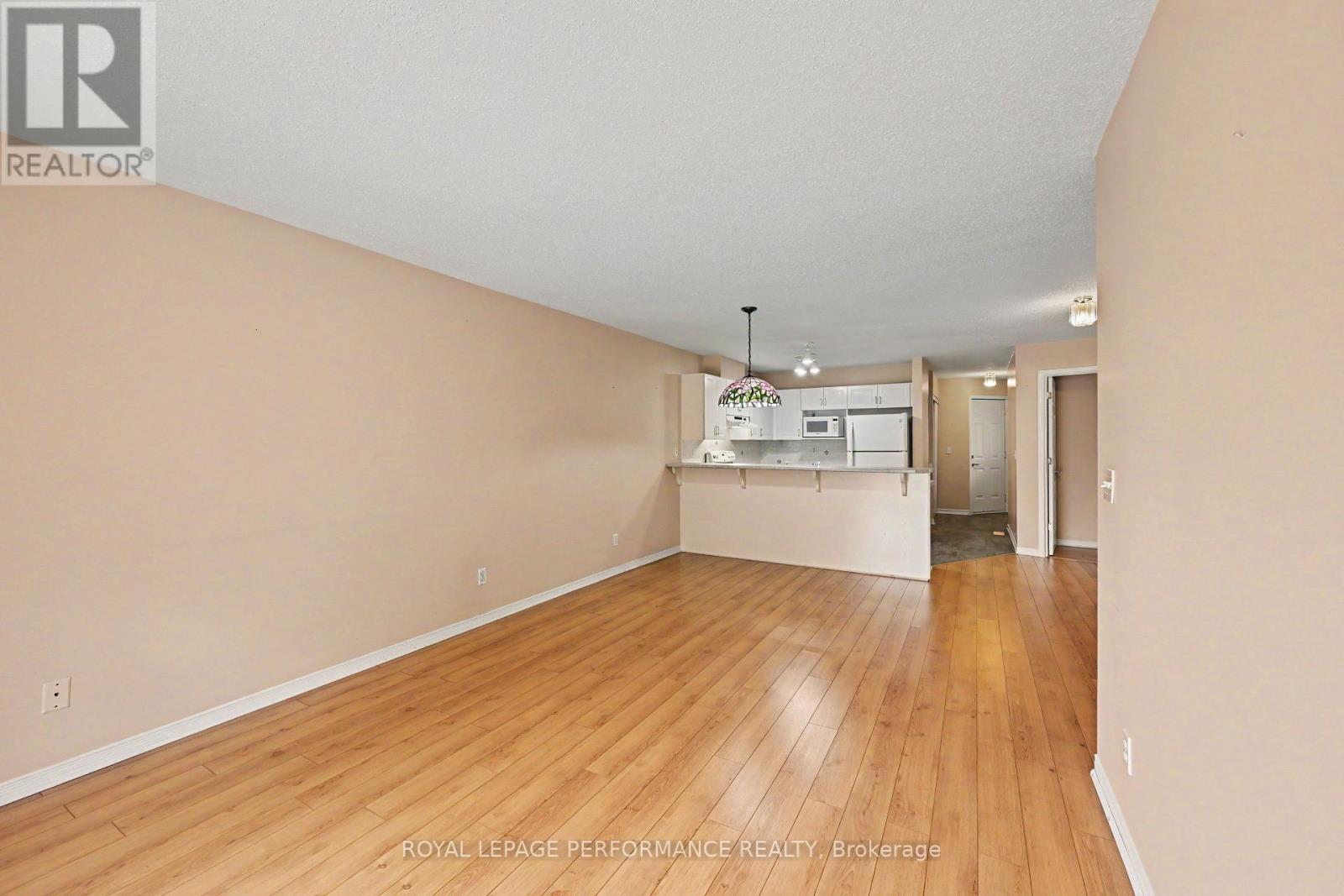 18 Daphne Crescent, Ottawa, ON