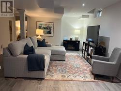 375 WOODFERN WAY S Newmarket, ON L3X 2X7