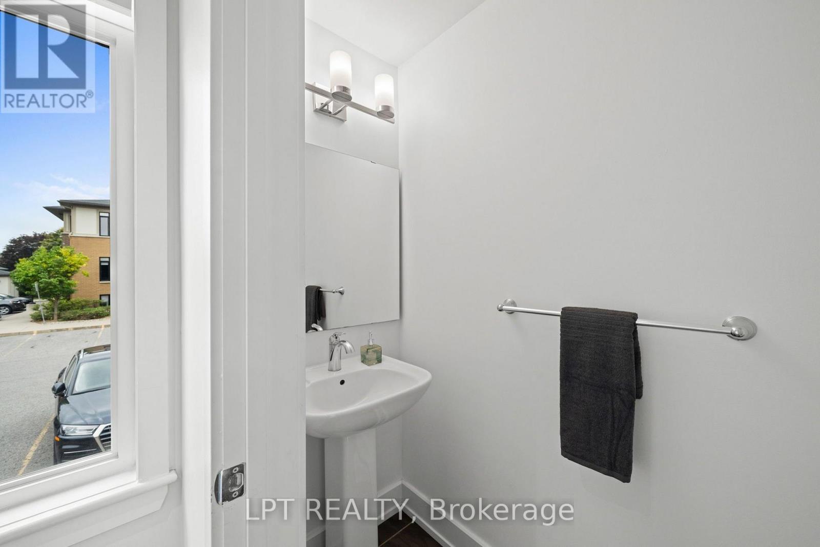 21 Bergeron Private, Ottawa, ON