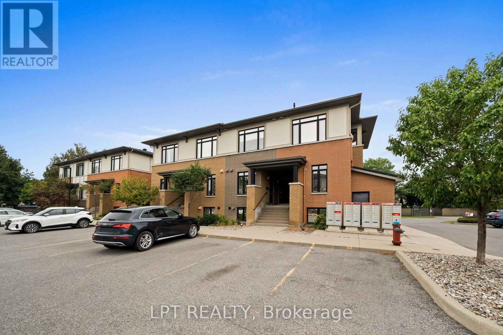 21 Bergeron Private, Ottawa, ON