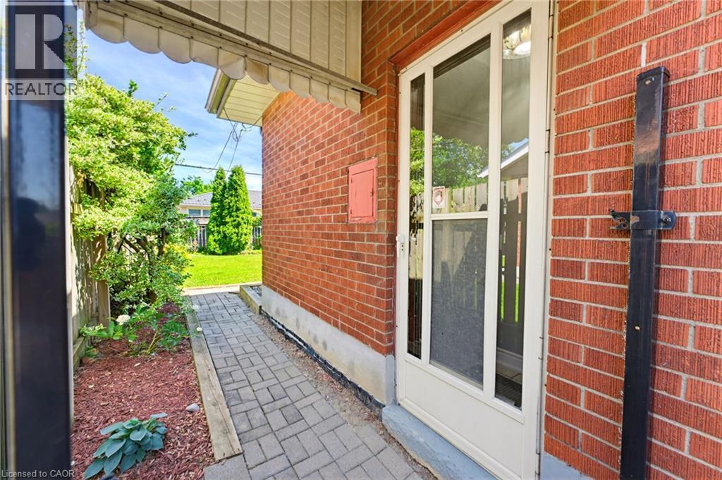 17 Broadmore Avenue, St. Catharines, ON