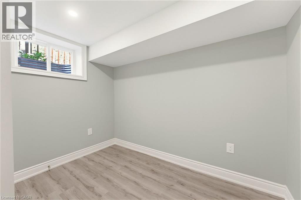 17 Broadmore Avenue, St. Catharines, ON