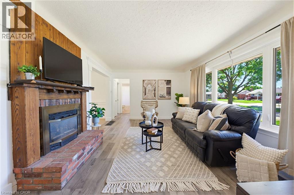 17 Broadmore Avenue, St. Catharines, ON