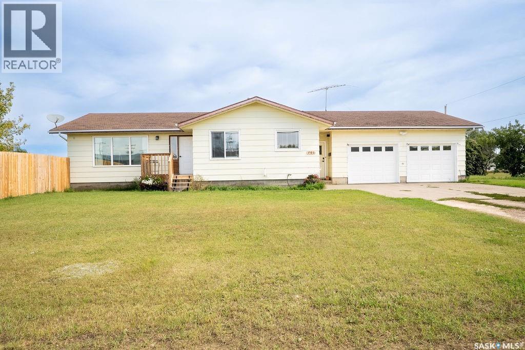 701 1St Street, Hanley, SK