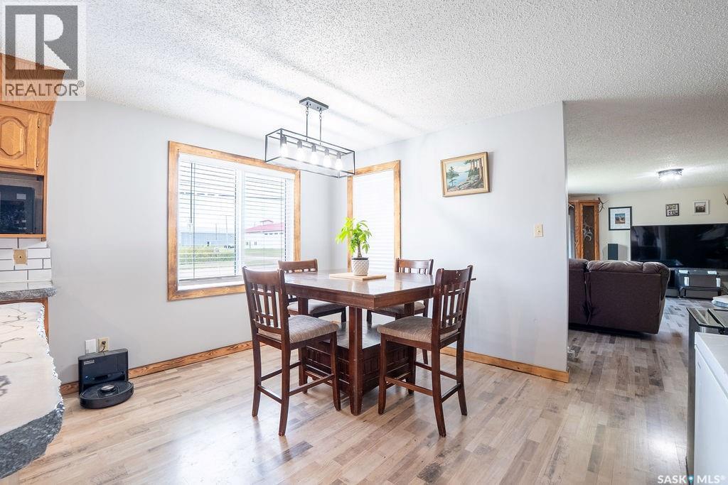 701 1St Street, Hanley, SK