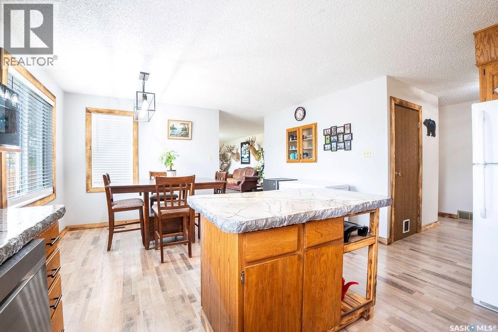 701 1St Street, Hanley, SK