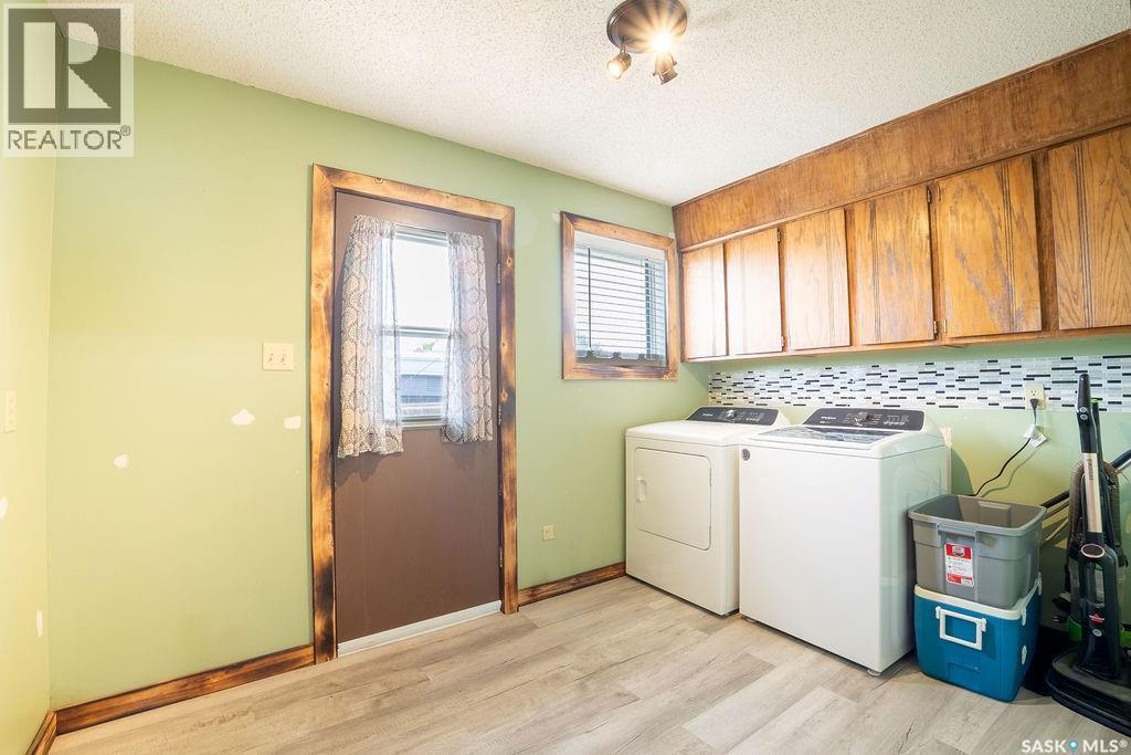 701 1St Street, Hanley, SK