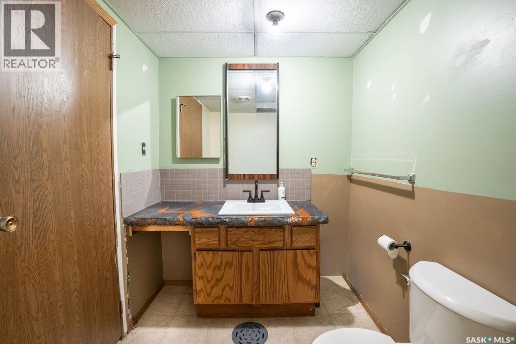 701 1St Street, Hanley, SK