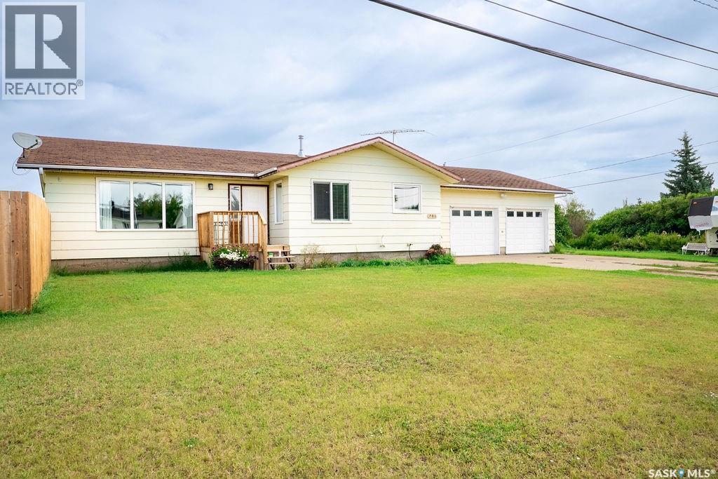 701 1St Street, Hanley, SK