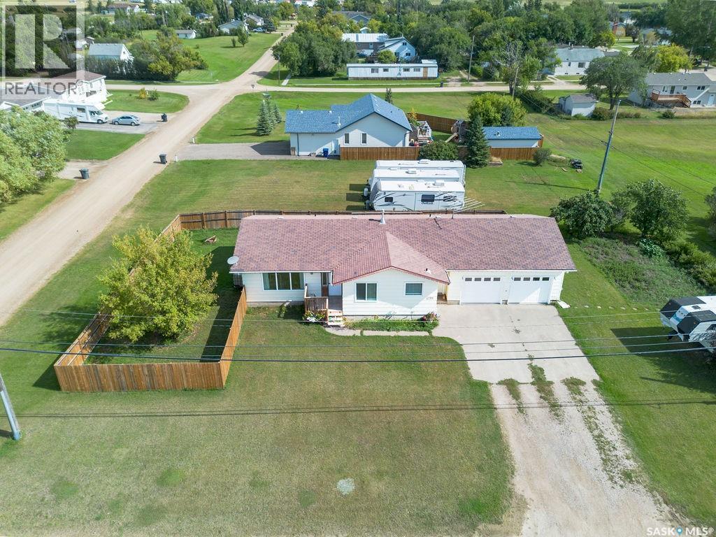701 1St Street, Hanley, SK
