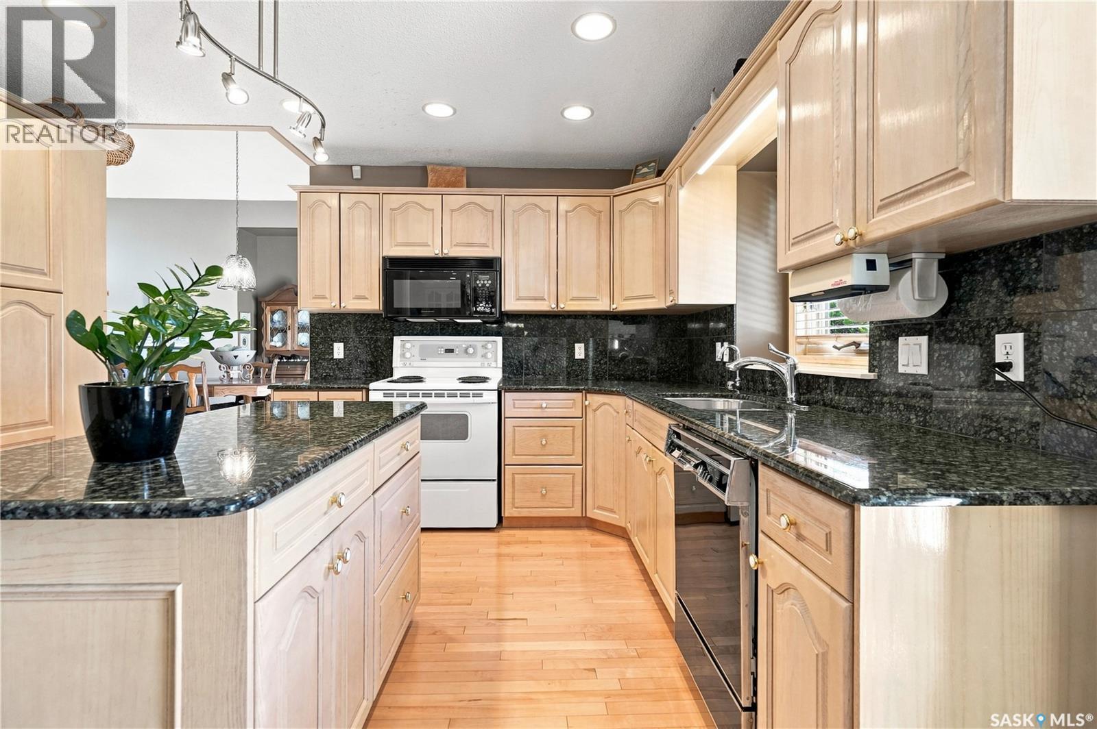 1719 Clive Bay E, Regina, SK