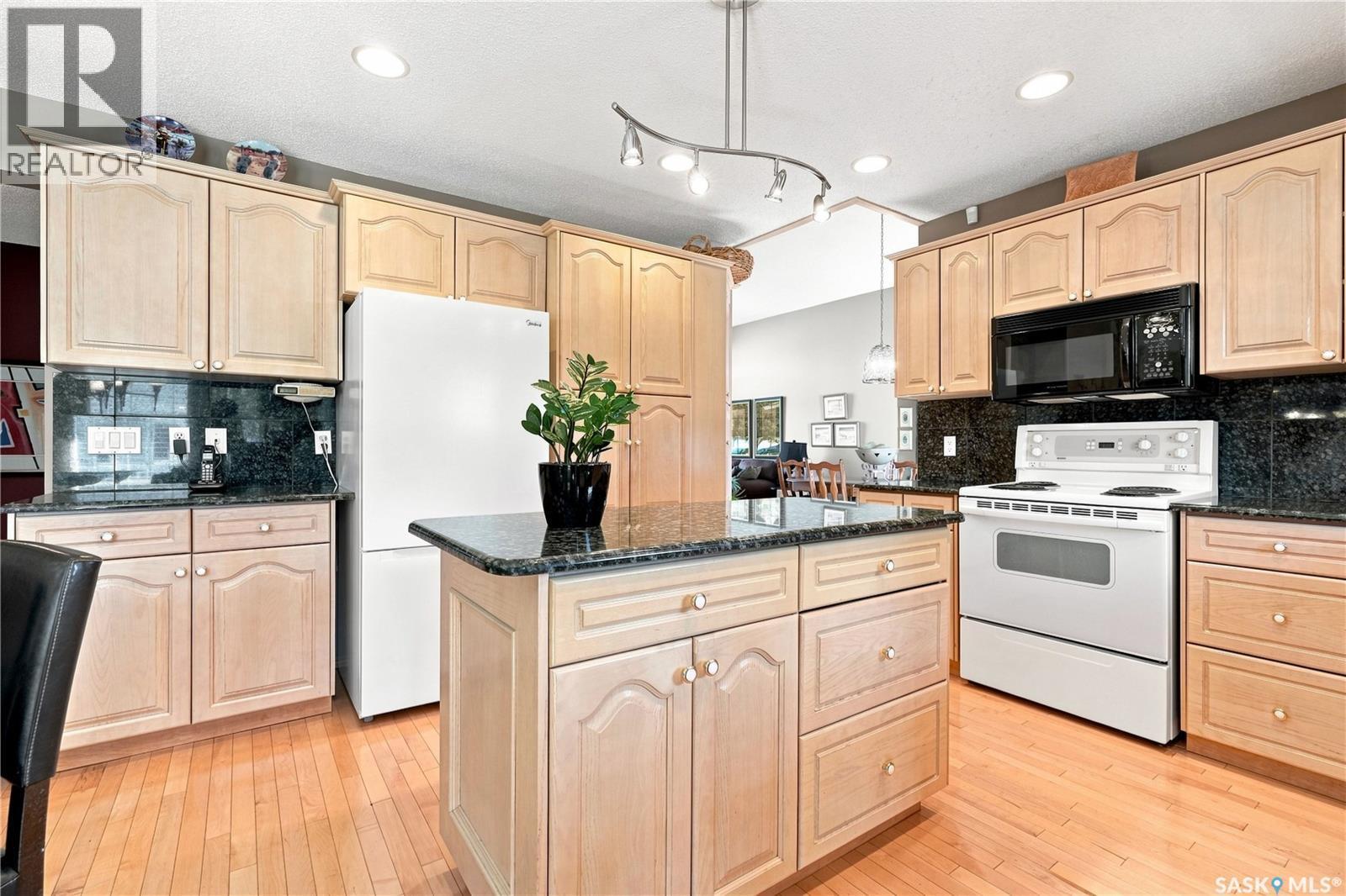 1719 Clive Bay E, Regina, SK