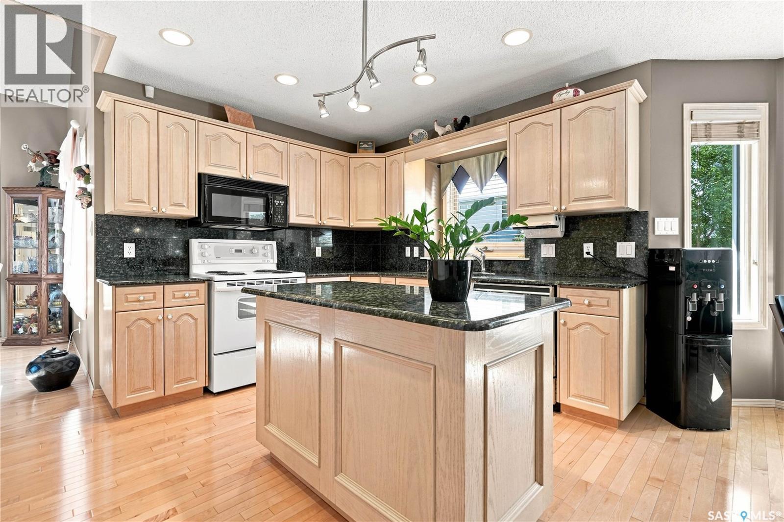 1719 Clive Bay E, Regina, SK