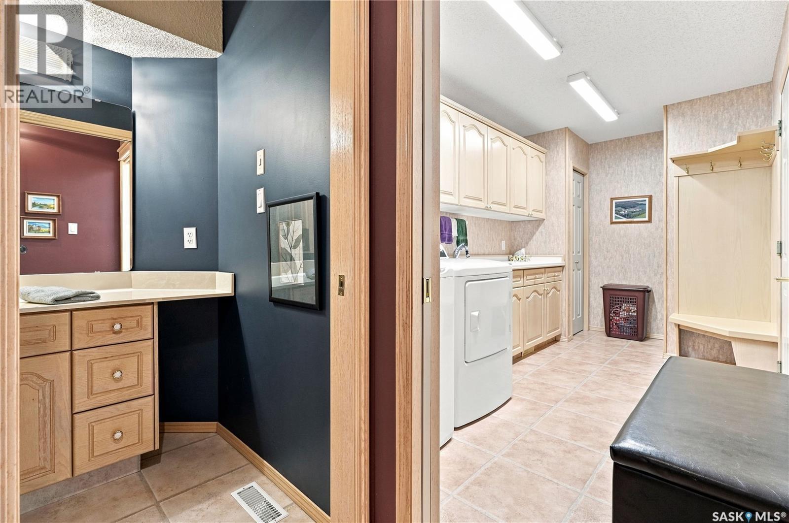 1719 Clive Bay E, Regina, SK