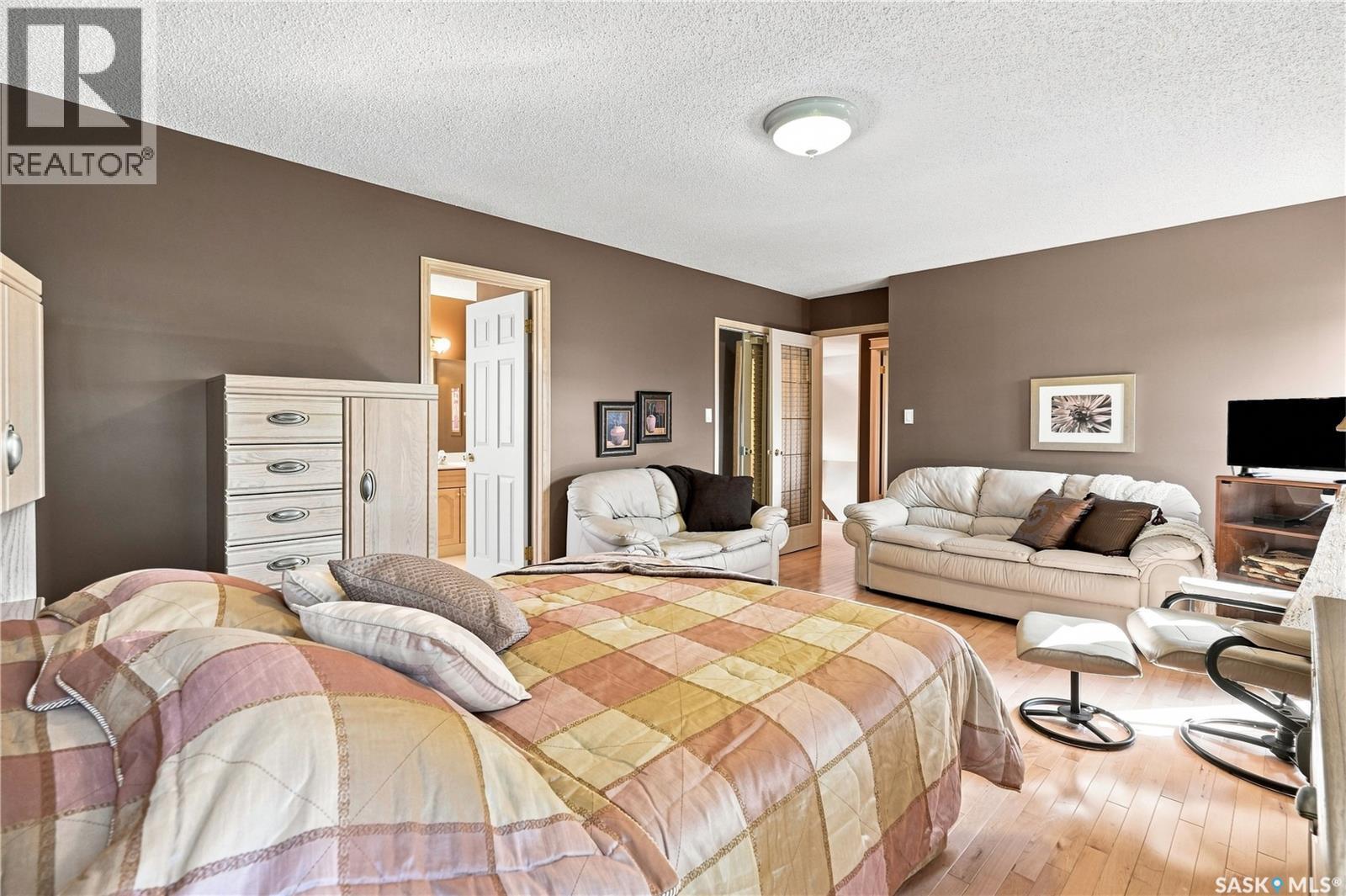 1719 Clive Bay E, Regina, SK