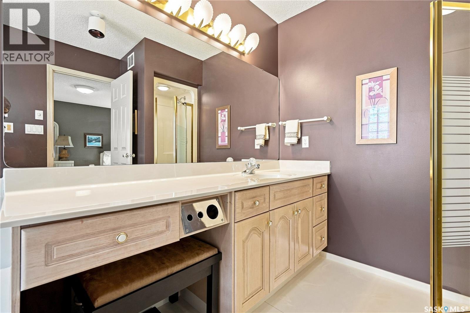 1719 Clive Bay E, Regina, SK