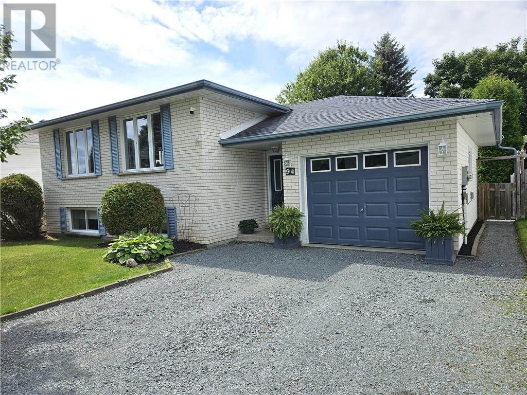 94 Renee Crescent, Garson, ON