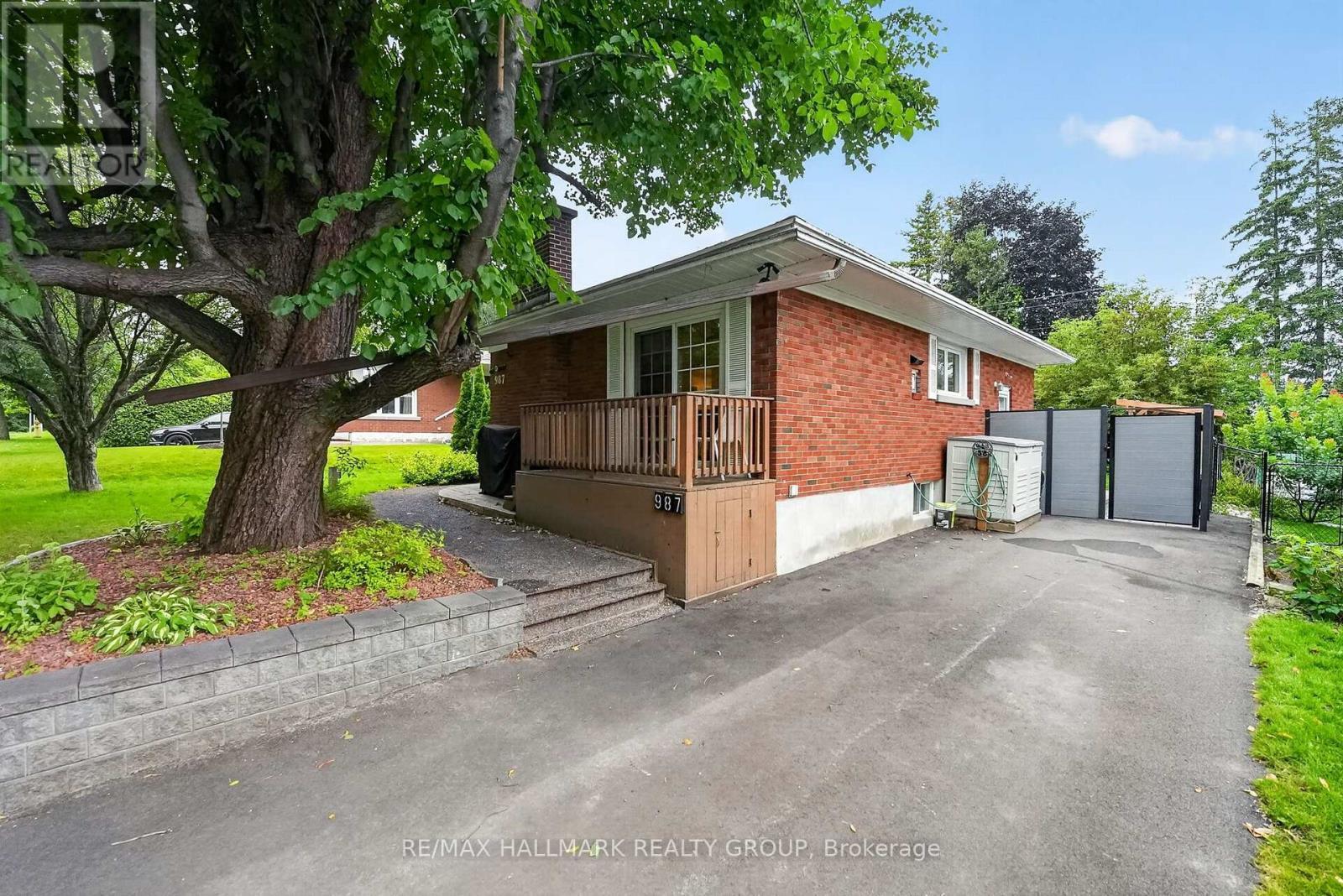 987 Neville Street, Ottawa, ON
