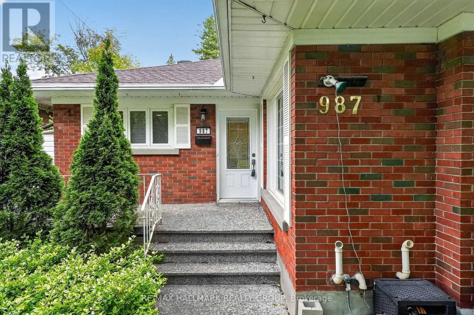 987 Neville Street, Ottawa, ON