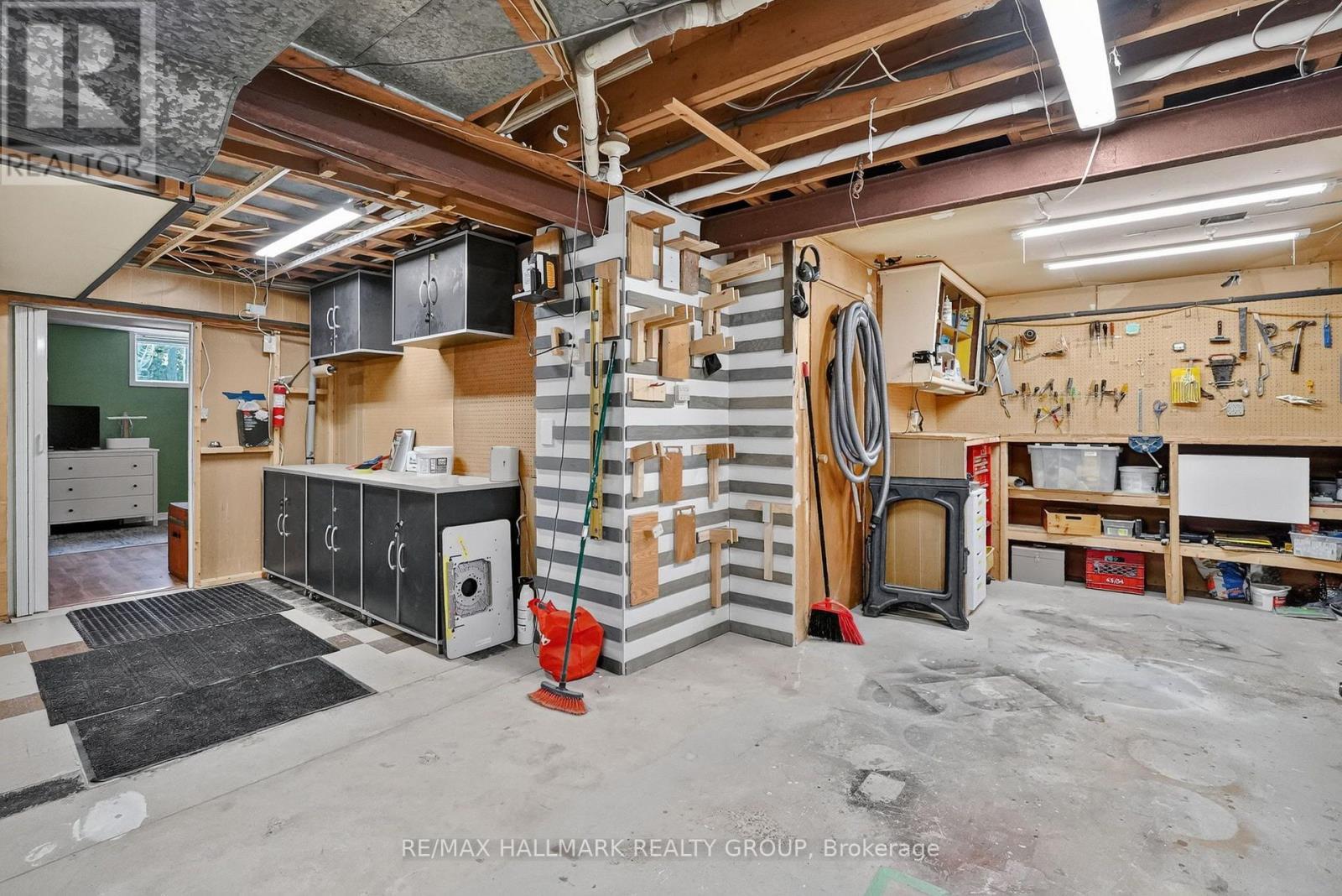 987 Neville Street, Ottawa, ON