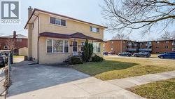 8729 WYANDOTTE Windsor, ON N8S 1V1