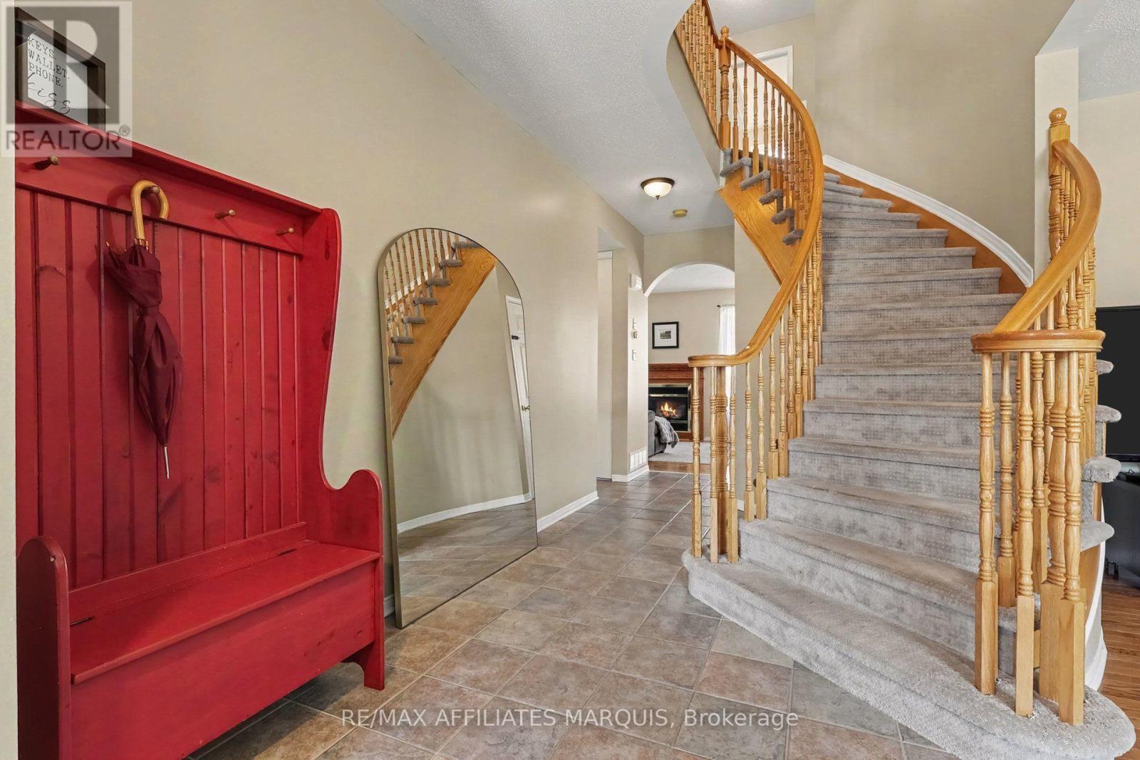 218 Annapolis Circle, Ottawa, ON