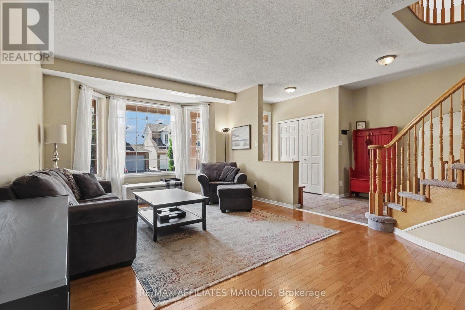 218 Annapolis Circle, Ottawa, ON