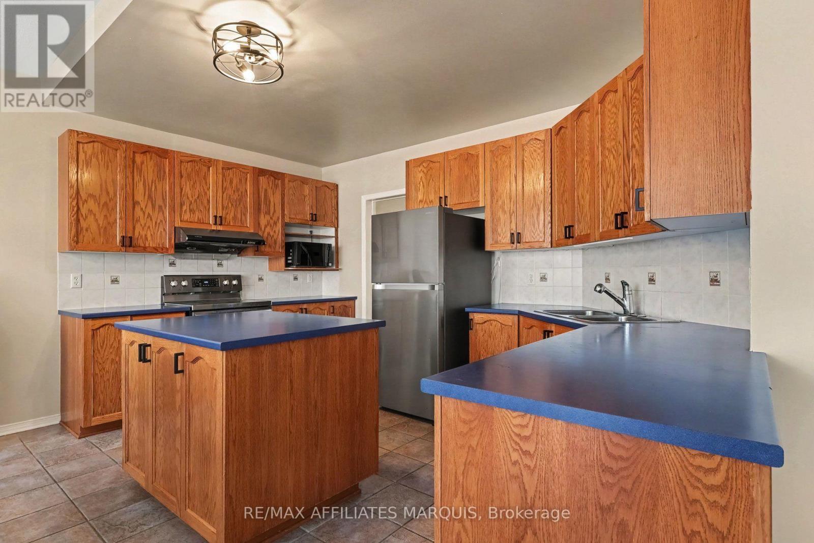 218 Annapolis Circle, Ottawa, ON