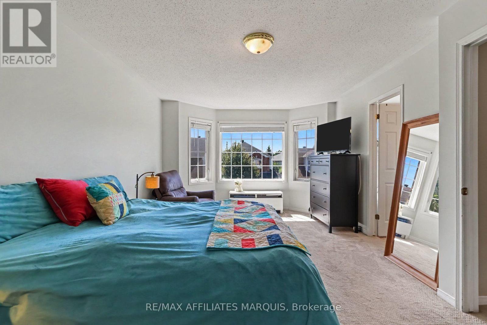 218 Annapolis Circle, Ottawa, ON