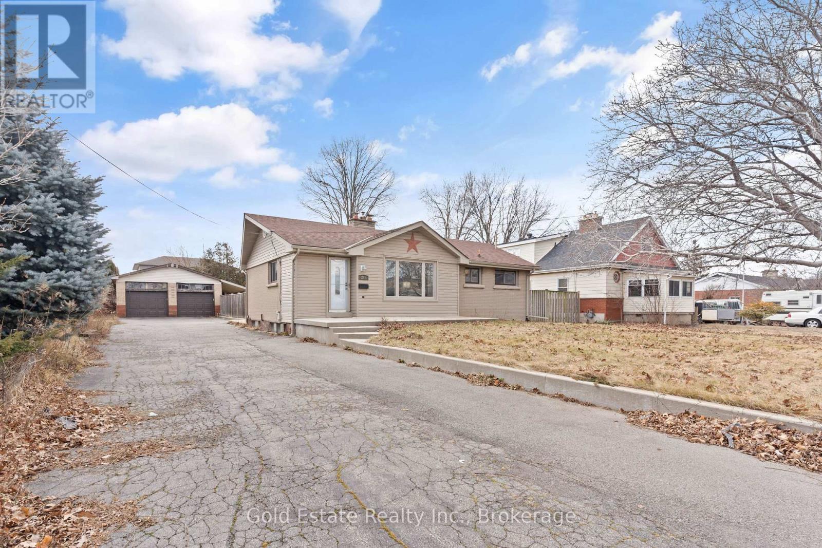 298 Barton Street, Hamilton, ON
