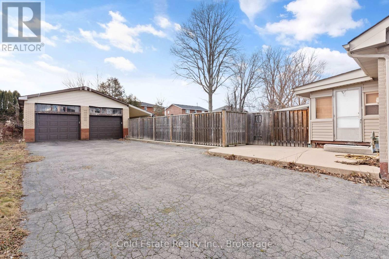 298 Barton Street, Hamilton, ON