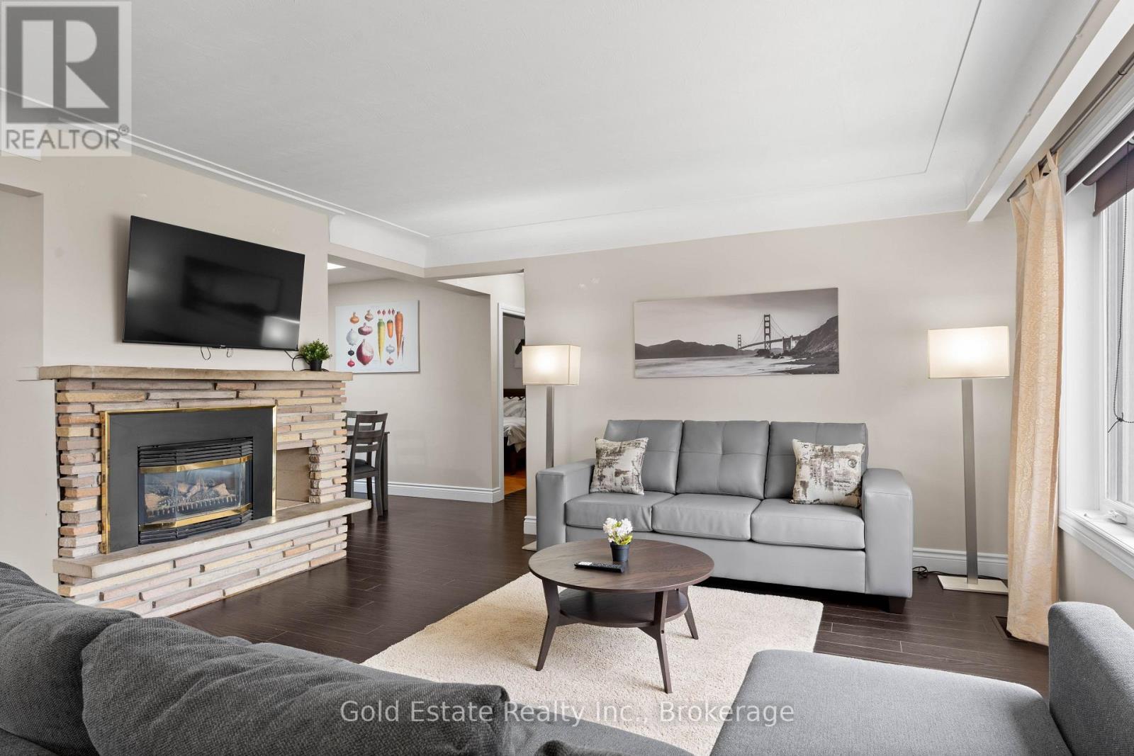 298 Barton Street, Hamilton, ON