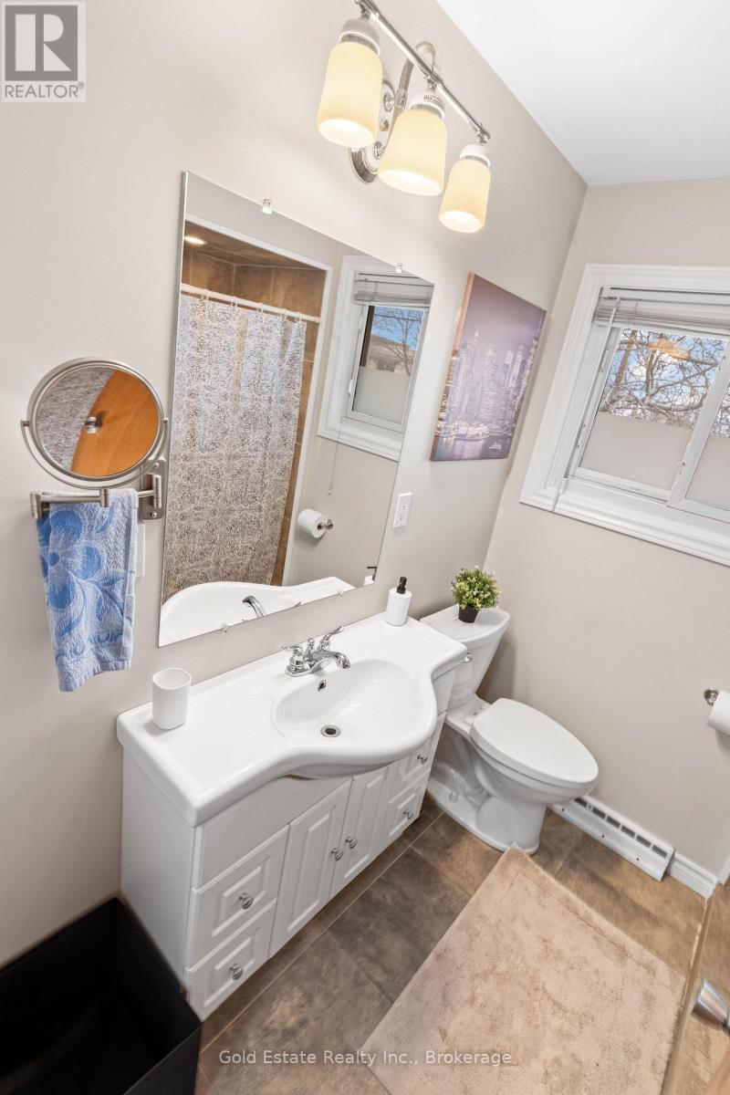 298 Barton Street, Hamilton, ON