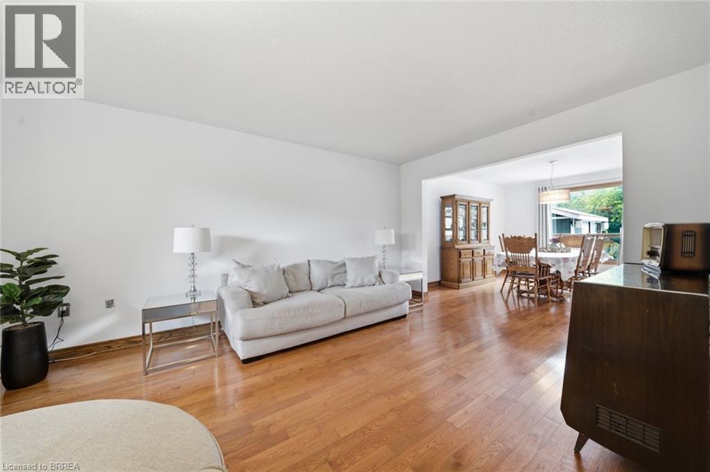 92 National Drive, Hamilton, ON