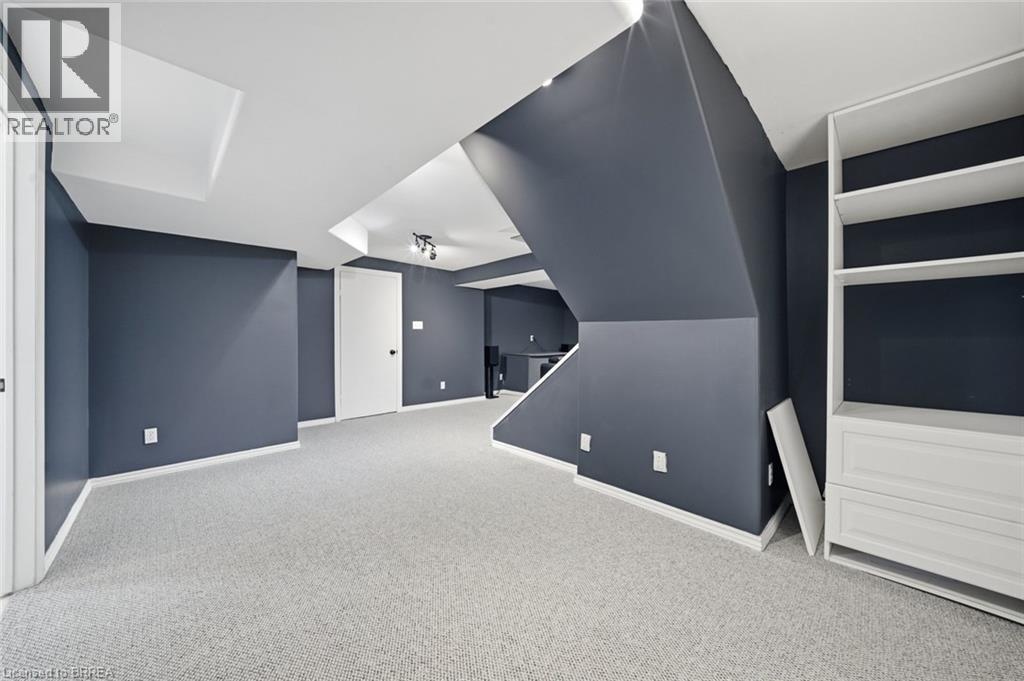 92 National Drive, Hamilton, ON